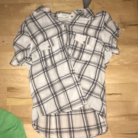 Two plaid shirts - Picture 3 of 3